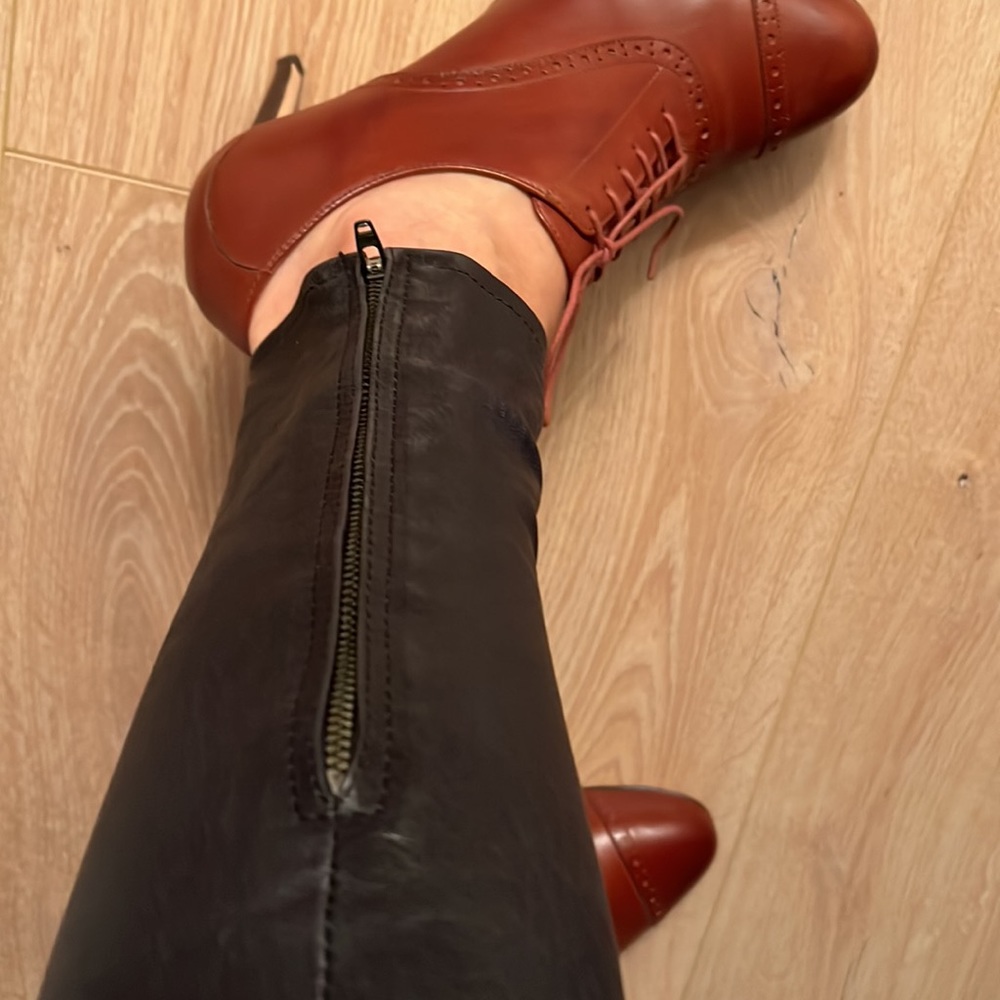 J Brand Black Leather L8001 Skinny Pants with ankle zip, Size 26 - Picture 9 of 15